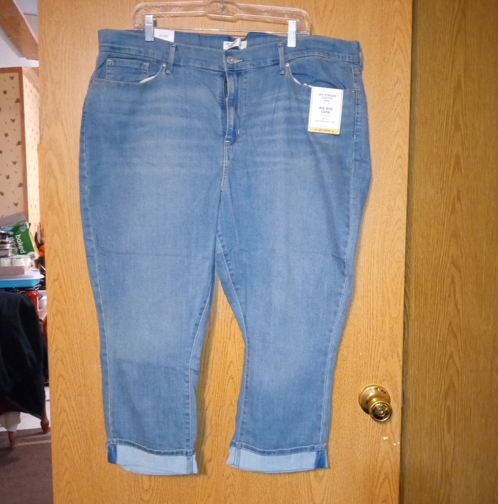 Levi's Light Blue Cropped Ankle Jeans